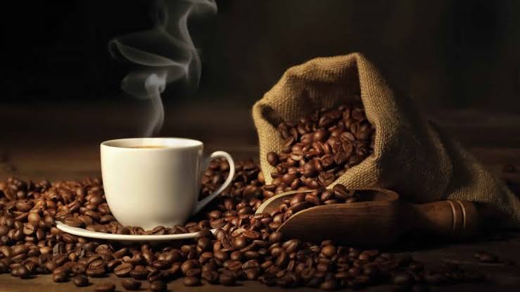 فوائد القهوة في الصباح وعلي الريق وأضرارها علي الجسم والبشرة