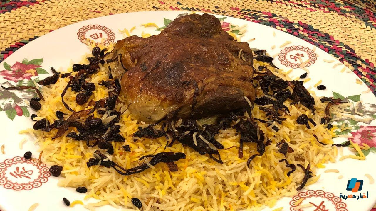طريقة عمل المفطح السعودي في البيت بالدجاج أو اللحم أو خروف كامل بالخطوات والصور